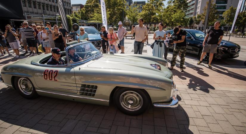A Mercedes-Benz csillagtúra 15 év után újra Zalaegerszegre látogatott