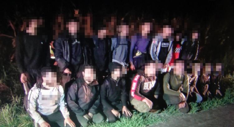Ismét rengeteg migránst fogtak el a határokon