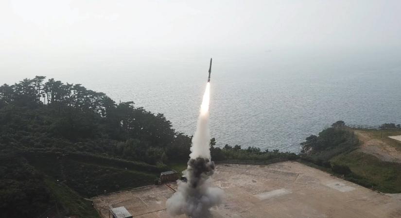 Dél-Korea sikerrel tesztelt egy tengeralattjáróról indított ballisztikus rakétát