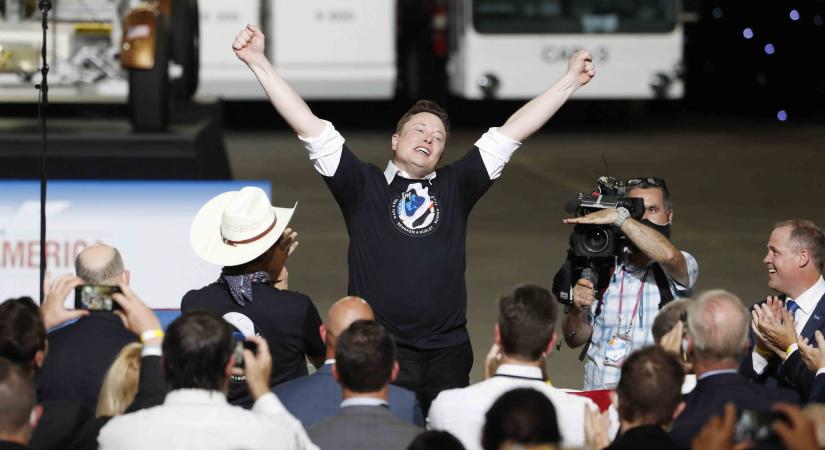 Ismét nagyot ment Twitteren Elon Musk, a techguru szerint léteznek ufók