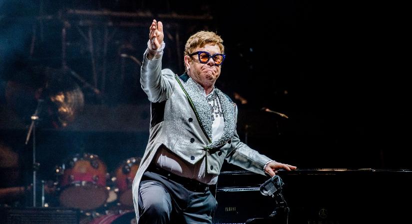 Csípőműtétje miatt elhalasztja búcsúturnéját Elton John