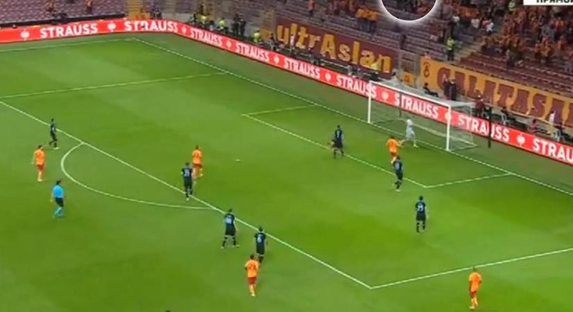 El: a Lazio kapusa megfogta volna a labdát, helyette beejtette a kapuba – videó