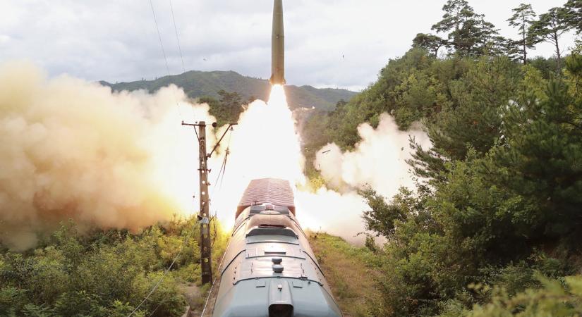 Vasútról indítható rakétarendszert tesztelt Észak-Korea
