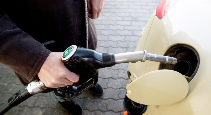 Rekordot döntött a benzin ára, soha nem volt még ilyen drága
