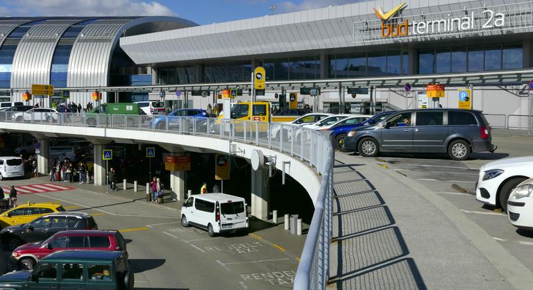 Több mint 90 százalékkal nőtt az utasforgalom nyáron a ferihegyi repülőtéren