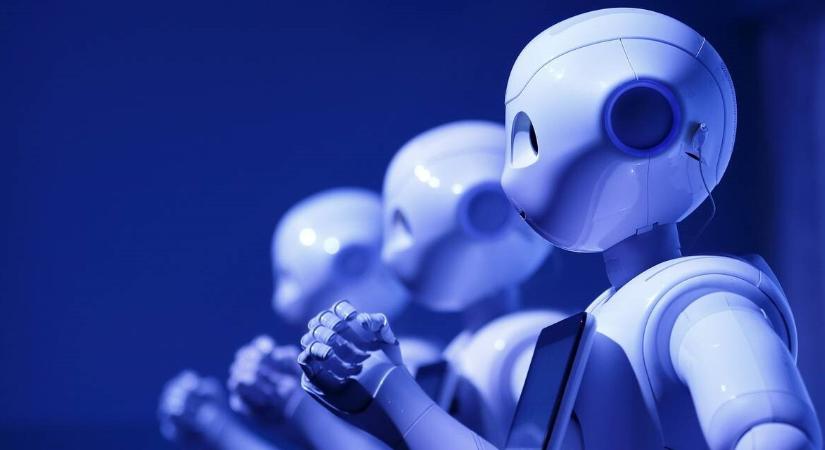 Robotokra cserélné a dolgozó embereket a SoftBank