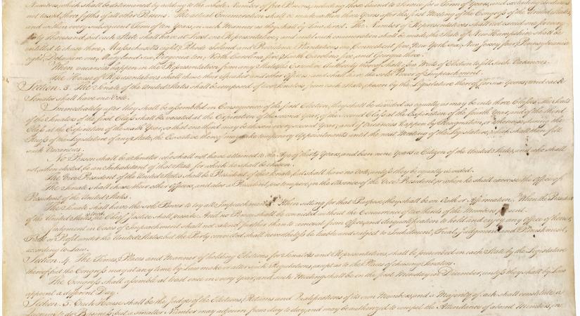 Itt az amerikai alkotmány első hivatalos változatának másolata