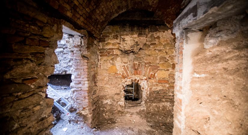 A 18. században használt börtöncellát találtak a veszprémi várban