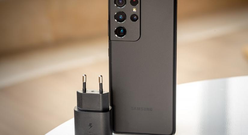 Kiderült, hogy kijelző alá lesz-e építve a Samsung Galaxy S22 széria szelfi kamerája