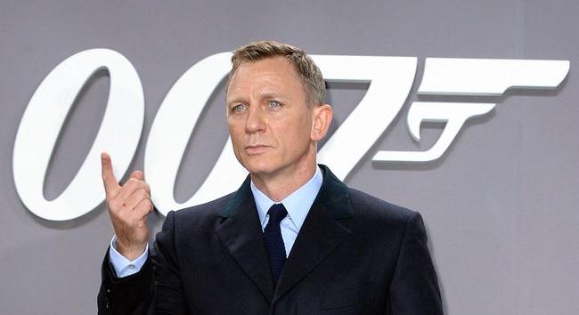 Az eddigi leggyorsabb Land Rover üldözi James Bondot