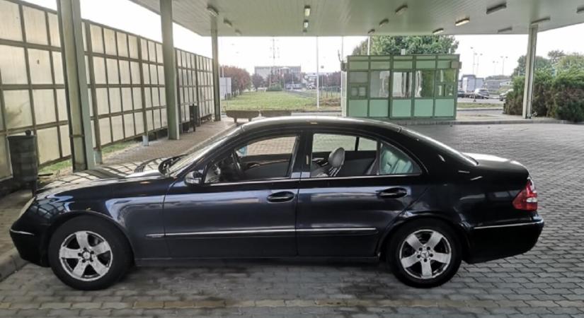 Luxus Mercedest kapcsoltak le a határon, a hollandok körözték