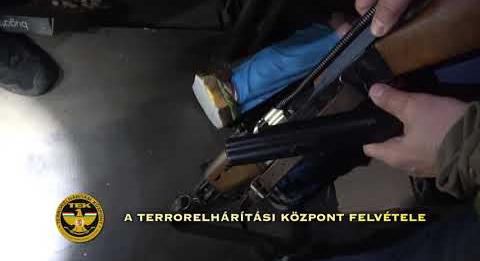 Videó: Kalasnyikovval lövöldözött egy férfi
