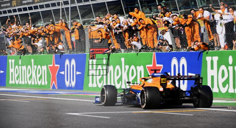 Ellépett a Ferraritól, Sainz mégis örül a rivális McLaren monzai győzelmének