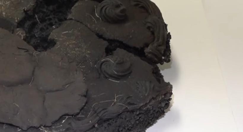 VIDEÓ: Egy 79 éves torta tartja lázban a régészeket