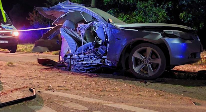 Halálos baleset: kettészakadt a BMW, közben óriási a torlódás az M3-as autópályán