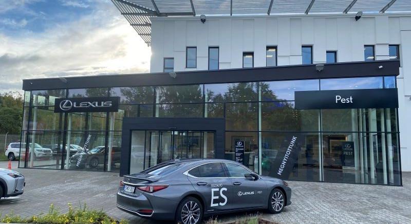 A Schiller Autó Család nyitotta meg Budapest második Lexus márkakereskedését