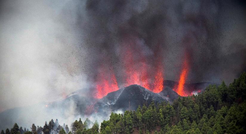 Több ezer embert kellett evakuálni a spanyol vulkánkitörés miatt
