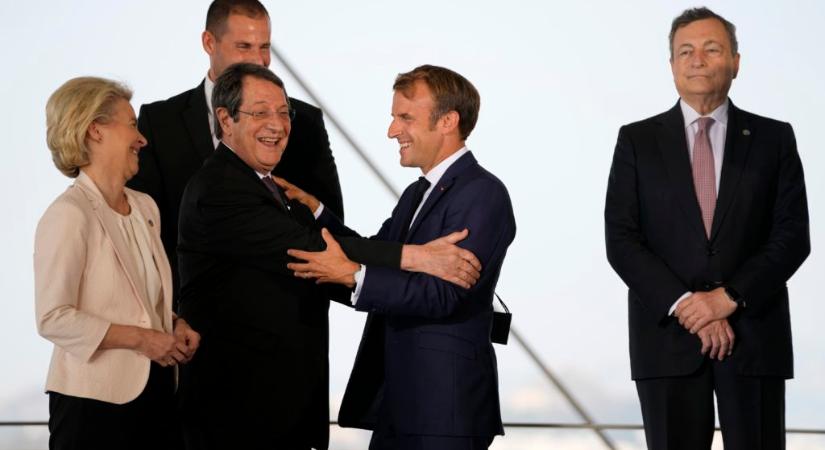 Merkel után – Európa vezető hatalmává lépne elő Macron franciaországa