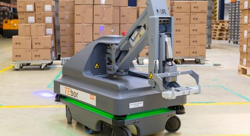 A MiR autonóm mobil robotjai formálják át a TE Connectivity gyári logisztikáját