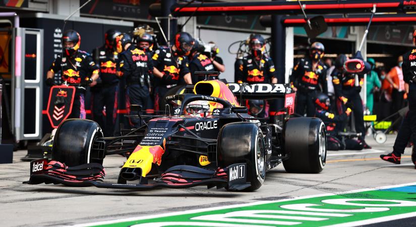 F1: Jöhet a pilótacsere a Red Bullnál