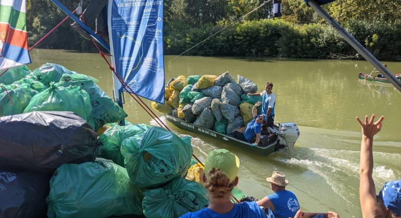 9 tonna hulladékkal kevesebb van a Bodrogban