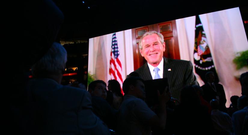 Veteránaktivista zavarta meg George W. Bush beszédét