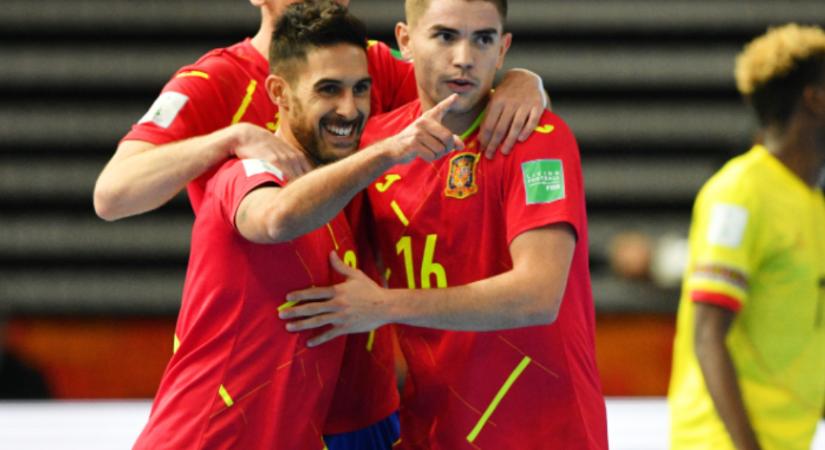Futsal-vb: a címvédő és a világelső is csoportelső lett