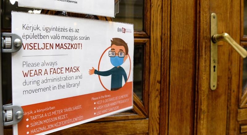 Kötelező a maszkviselés a Debreceni Egyetemen