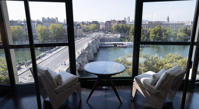 Párizs új luxushotelében közel félmillió forint egy éjszaka - galéria
