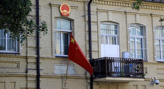 Litvánia felszólított mindenkit a kínai telefonok kidobására