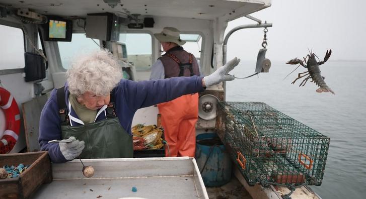 101 éves, de még mindig homár halászattal tengeti mindennapjait