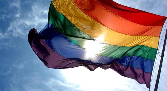 A fideszesek szerint a Pride miatt kártérítés jár a pécsieknek, a polgármester kivonult a közgyűlésről