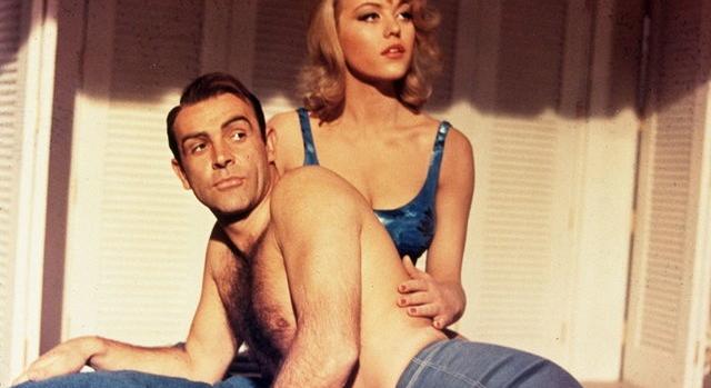 A legújabb James Bond film rendezője szerint a Sean Connery féle ügynök egy szexuális bünöző volt