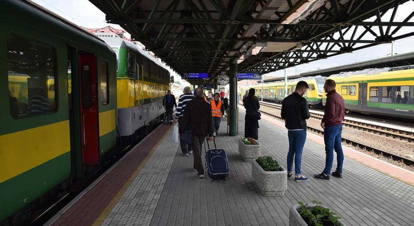Vágányzár lesz Csorna és Győr között, a szombathelyi vonatokat is érinti