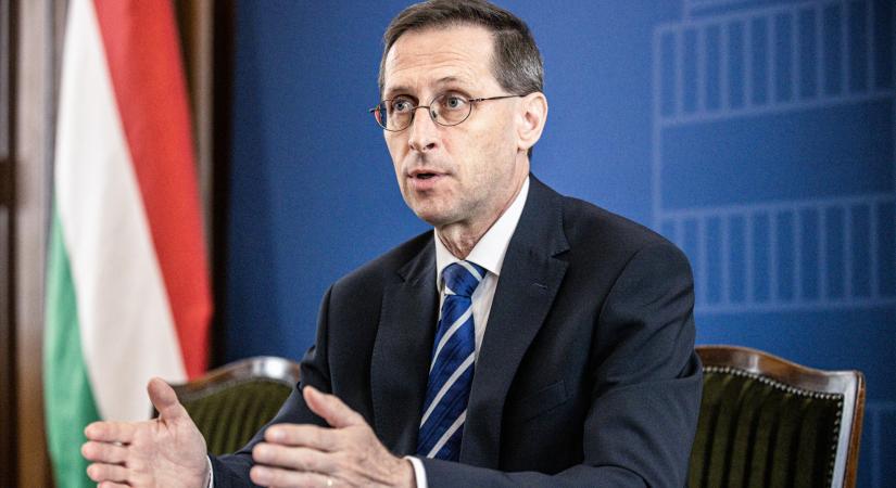 Varga Mihály: újra el kell kezdeni csökkenteni az államadósságot