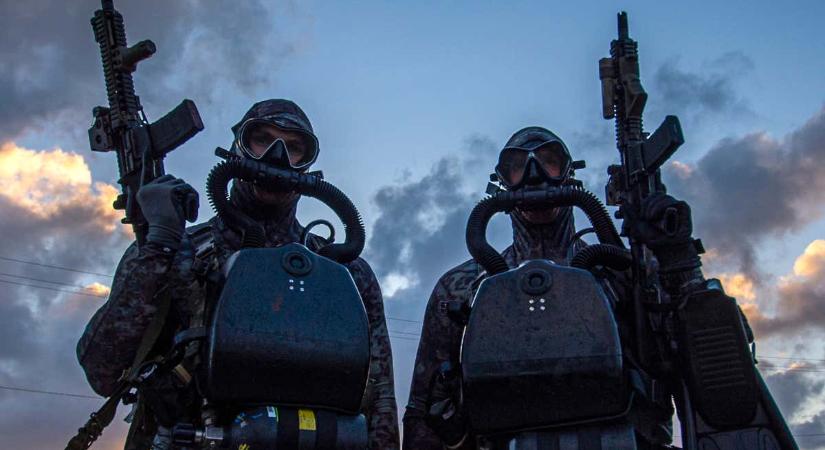 Ilyen katonai műveletekkel készül a Navy SEAL az oroszokkal és kínaiakkal való háborúra