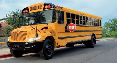 Sztriptízrúddal felszerelt partibusszal kellett kirándulni menni egy iskolai osztálynak Bostonban