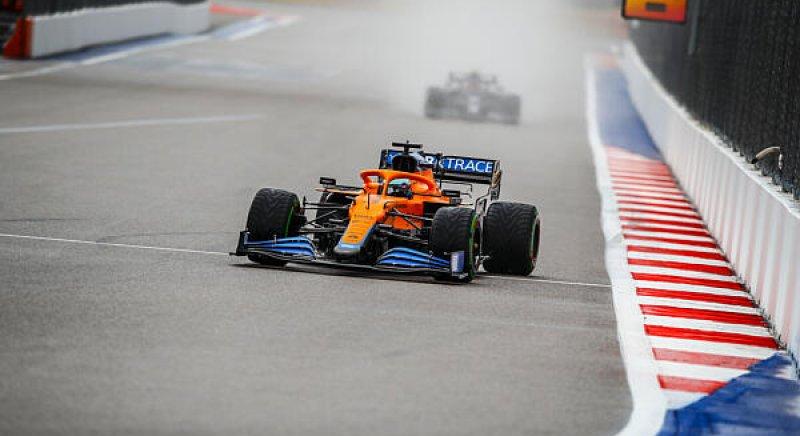 Megvizsgálták Ricciardo megmozdulását a felügyelők, döntést hoztak Stroll feltartásáról