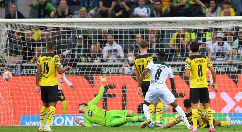 Bundesliga: emberhátrányban szenvedett vereséget a Dortmund! – videóval