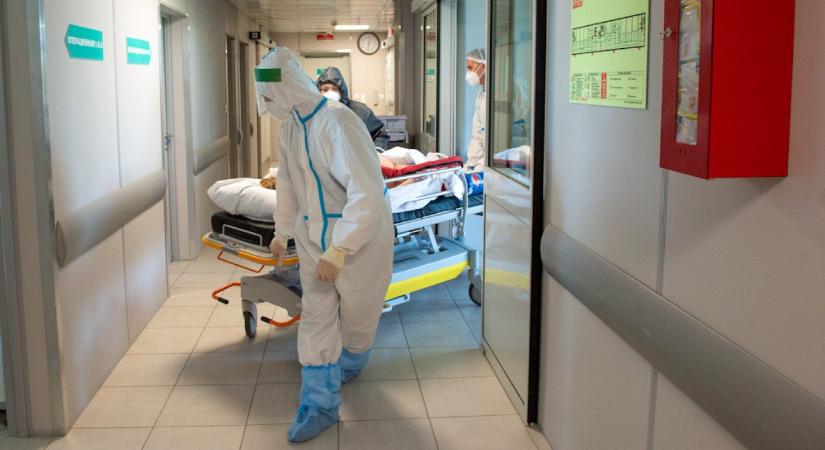 Rekordot döntött a koronavírusos halottak száma Oroszországban
