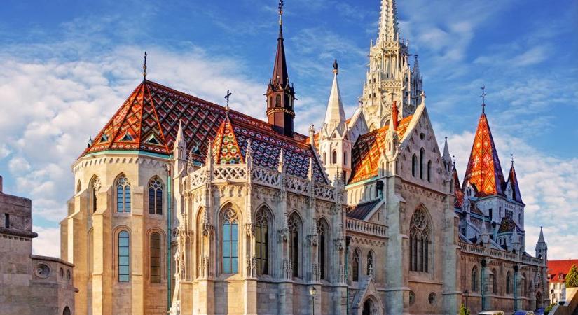 Ingyenes tárlatvezetések Esztergomban és Budapesten
