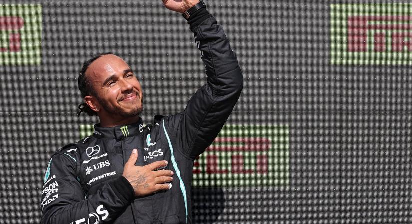 Sporttörténelem: Lewis Hamilton a Forma-1 történetének első századosa