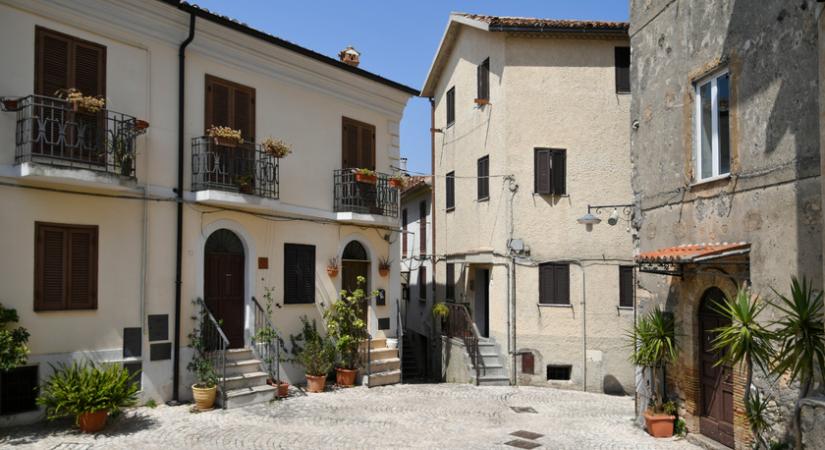 1 eurós házak Olaszországban: bűbájos vidékeken kínálják őket, de tényleg megéri?