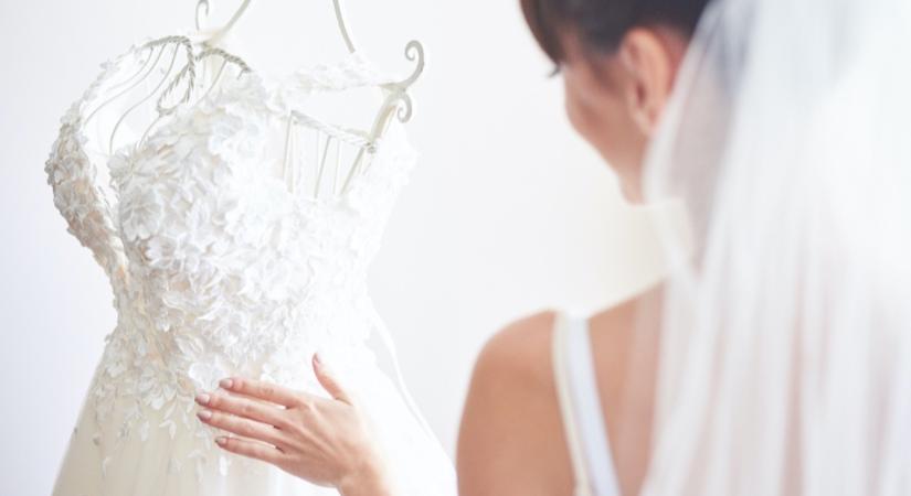 Így készült Várkonyi Andrea esküvői több százezer forintot érő esküvői ruhája