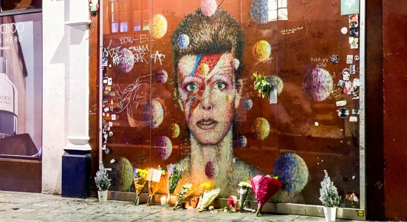 Végre kiadják David Bowie húsz éve eltűnt lemezét