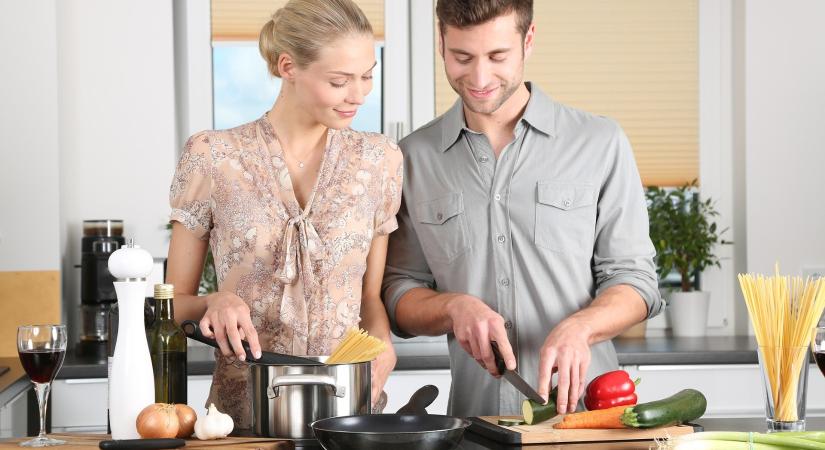 A konyhádat sem kell elhagynod, hogy együtt főzhess Steiner Kristóffal vagy Gáspár Beával