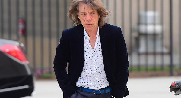 Nem ismerték fel a Rolling Stones rajongók egy bárban Mick Jagger-t