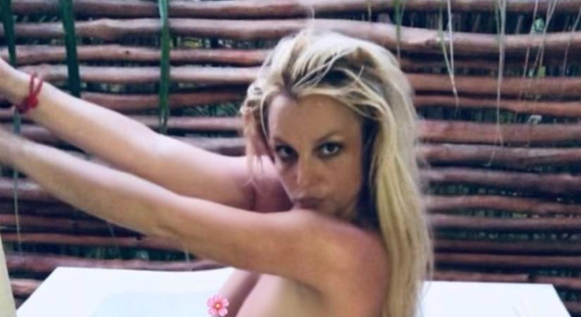 Britney Spears teljesen meztelen képet posztolt – így ünnepel a sztár