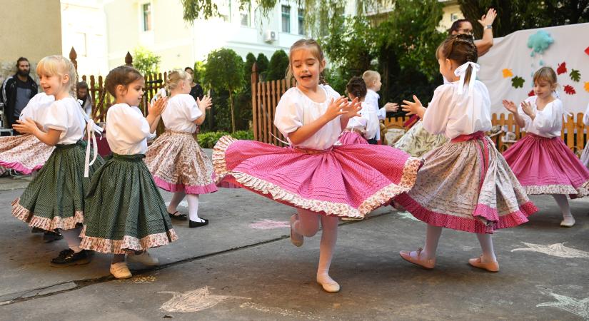 Szeretve szolgálnak Fésűs Éva szellemiségében a kaposvári oviban
