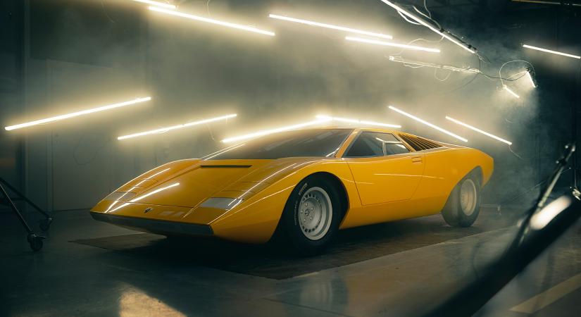 A Lamborghini újra megalkotta a Countach legelső példányát